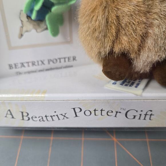 Sealed Peter Rabbit Gift Set Book Toy Stuffed Animal Plush Beatrix Potter 2006 - Picture 3 of 8